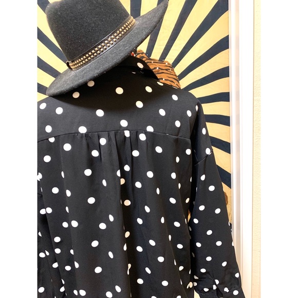 π Stylish polka dot button blouse - Picture 5 of 8